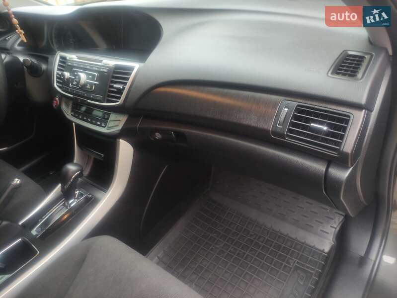 Седан Honda Accord 2014 в Новомосковске