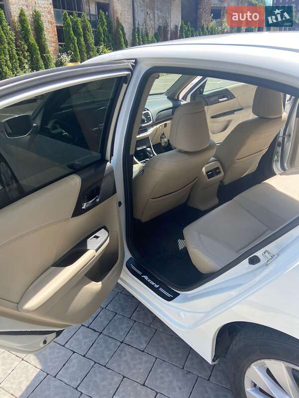 Седан Honda Accord 2014 в Шептицькому