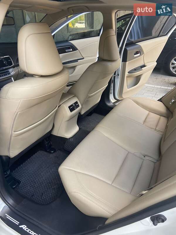 Седан Honda Accord 2014 в Шептицькому