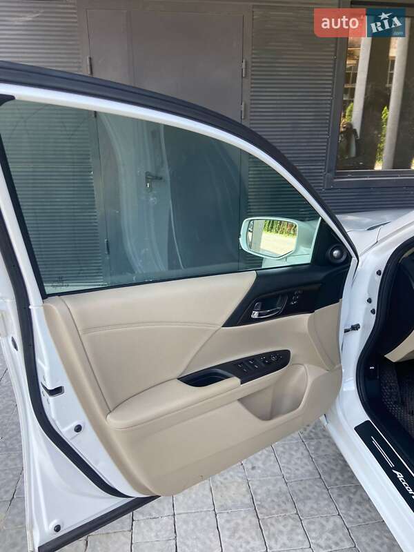 Седан Honda Accord 2014 в Шептицькому
