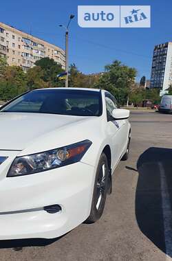 Купе Honda Accord 2010 в 