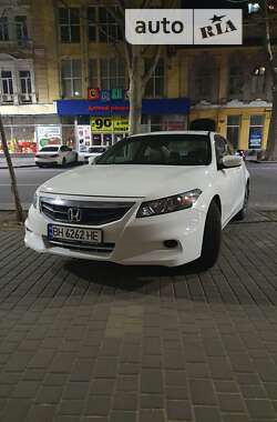 Купе Honda Accord 2010 в 