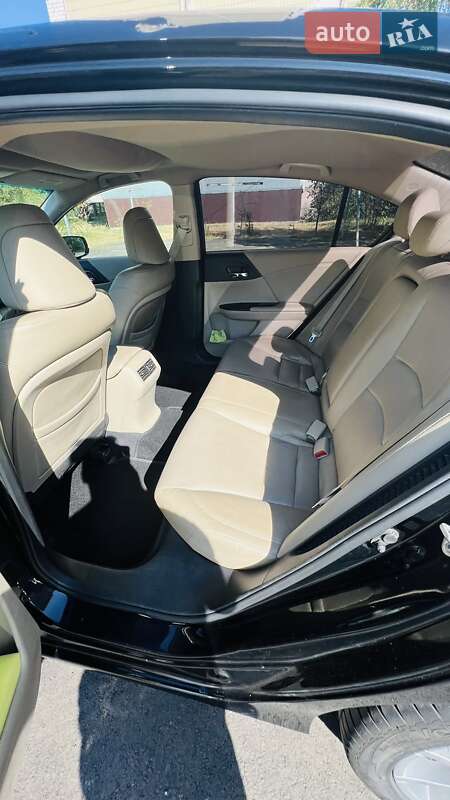 Седан Honda Accord 2014 в Києві