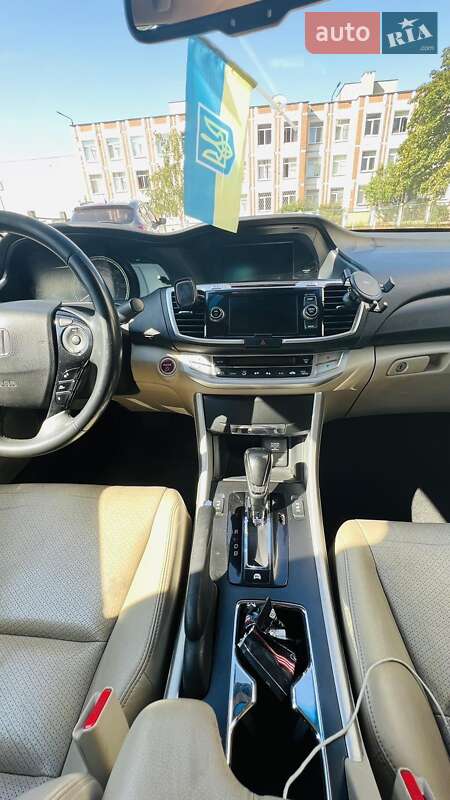 Седан Honda Accord 2014 в Києві