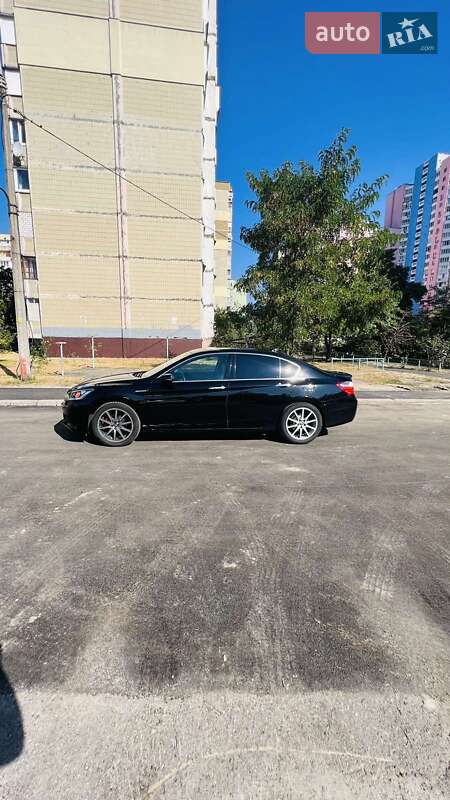 Седан Honda Accord 2014 в Києві