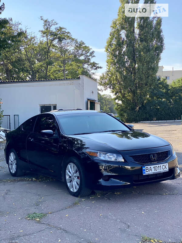 Купе Honda Accord 2012 в 