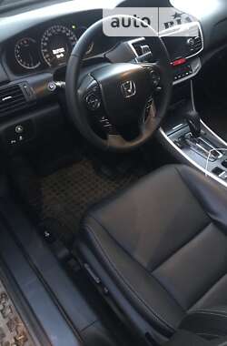 Седан Honda Accord 2014 в 