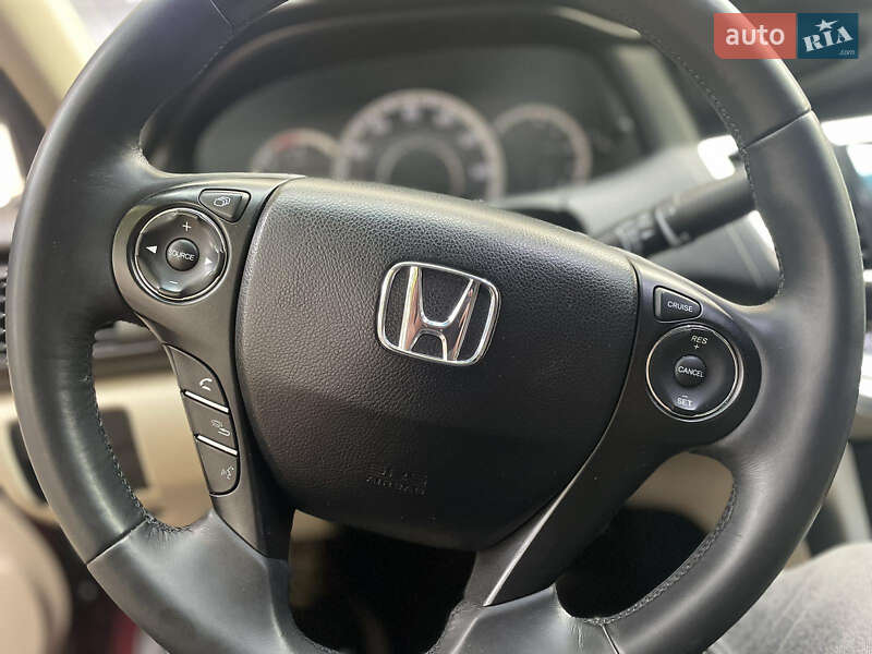 Седан Honda Accord 2013 в Києві