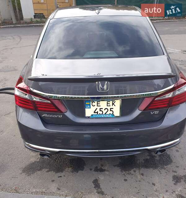 Седан Honda Accord 2016 в Чернівцях