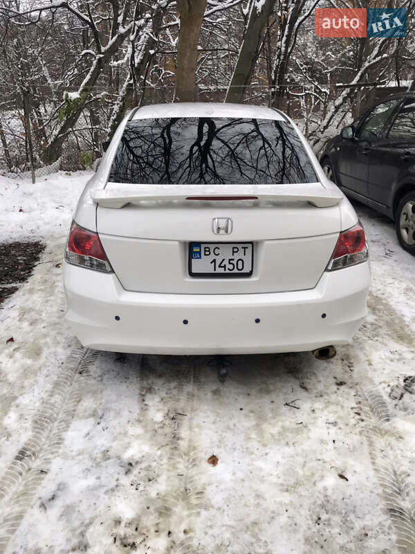 Седан Honda Accord 2010 в Львове