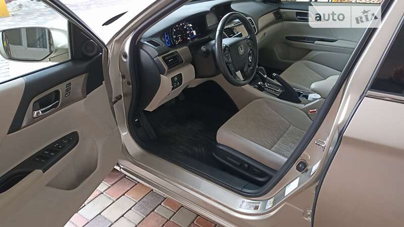 Седан Honda Accord 2014 в Умані