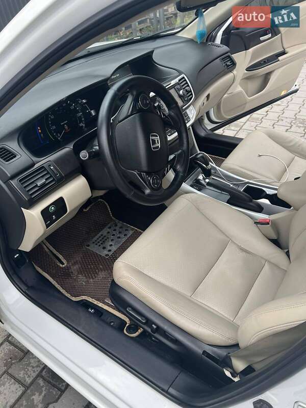 Седан Honda Accord 2014 в Львове