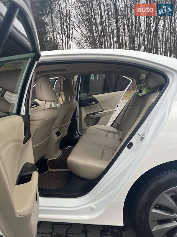 Седан Honda Accord 2014 в Львове