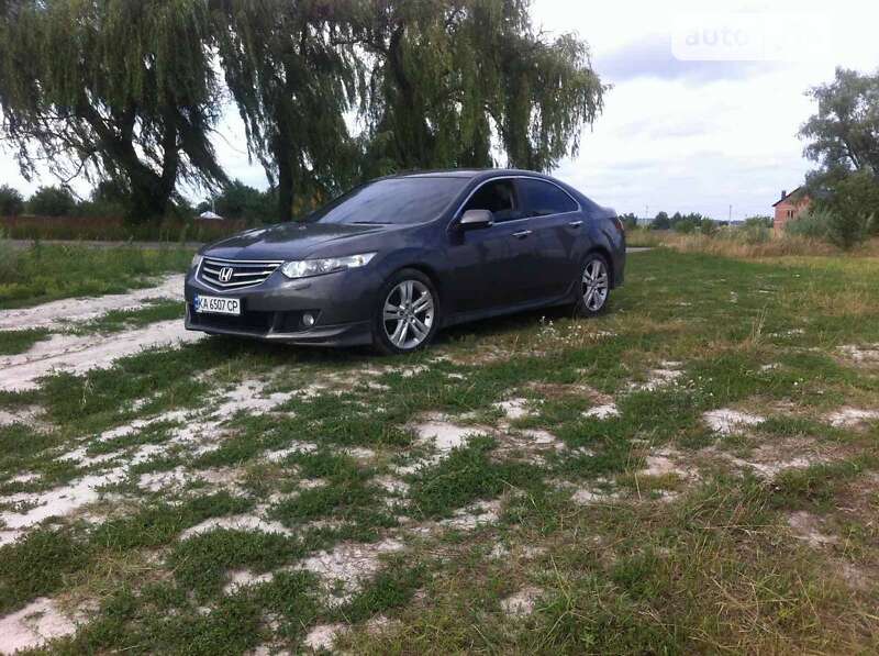 Седан Honda Accord 2010 в Києві