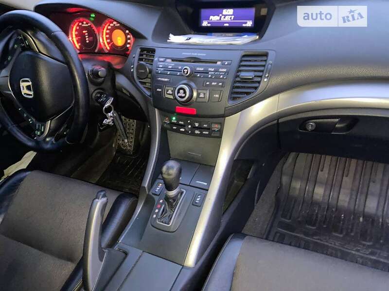 Седан Honda Accord 2010 в Києві