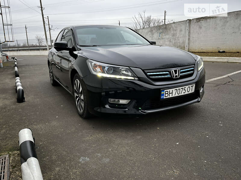 Седан Honda Accord 2015 в Білгороді-Дністровському