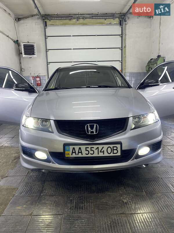 Седан Honda Accord 2004 в Киеве