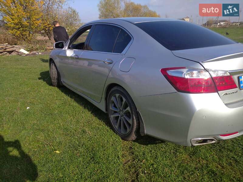 Седан Honda Accord 2014 в Івано-Франківську
