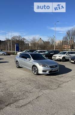 Седан Honda Accord 2015 в Львові
