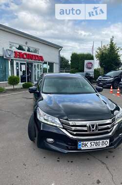Седан Honda Accord 2015 в Ровно