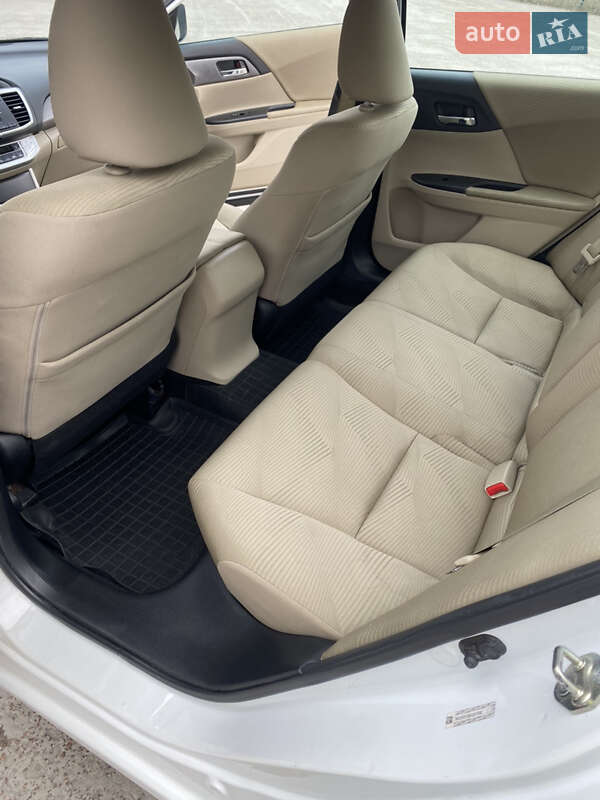 Седан Honda Accord 2014 в Киеве