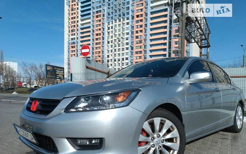 Седан Honda Accord 2014 в Киеве