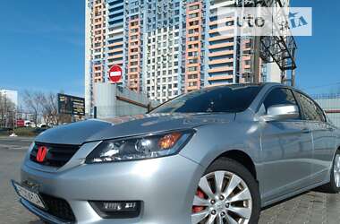 Седан Honda Accord 2014 в Киеве