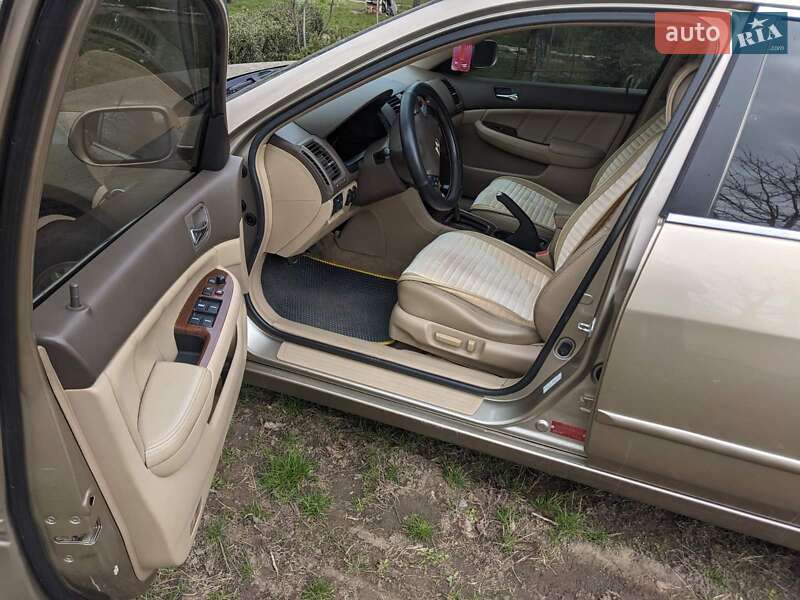 Седан Honda Accord 2006 в Онуфриевке