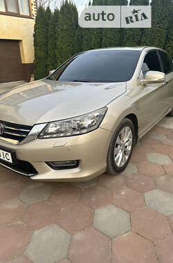 Седан Honda Accord 2013 в Одессе