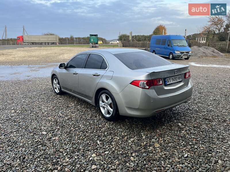 Седан Honda Accord 2010 в Ивано-Франковске
