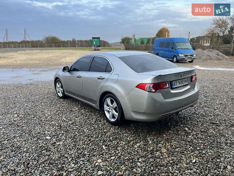 Седан Honda Accord 2010 в Ивано-Франковске