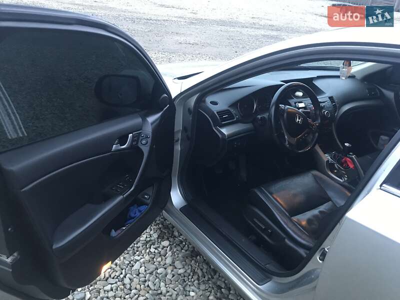 Седан Honda Accord 2010 в Ивано-Франковске