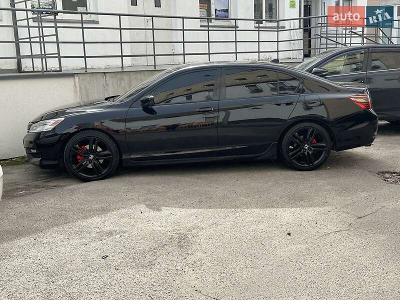 Седан Honda Accord 2016 в Львове