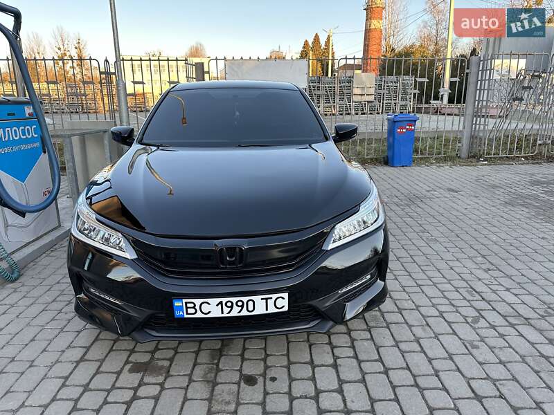 Седан Honda Accord 2016 в Львове