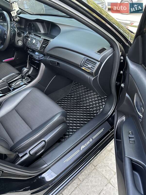 Седан Honda Accord 2016 в Львове