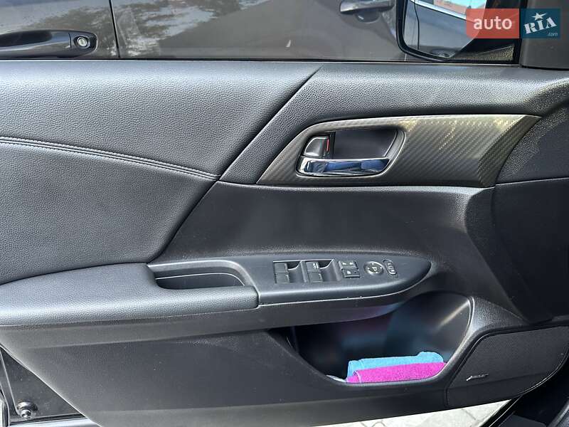 Седан Honda Accord 2016 в Львове