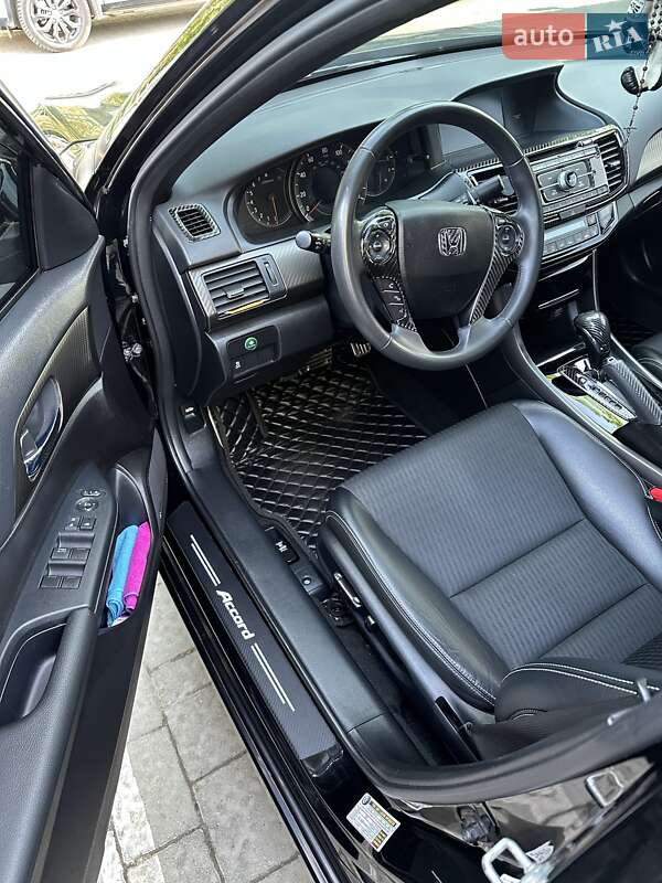 Седан Honda Accord 2016 в Львове