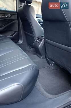 Седан Honda Accord 2018 в 