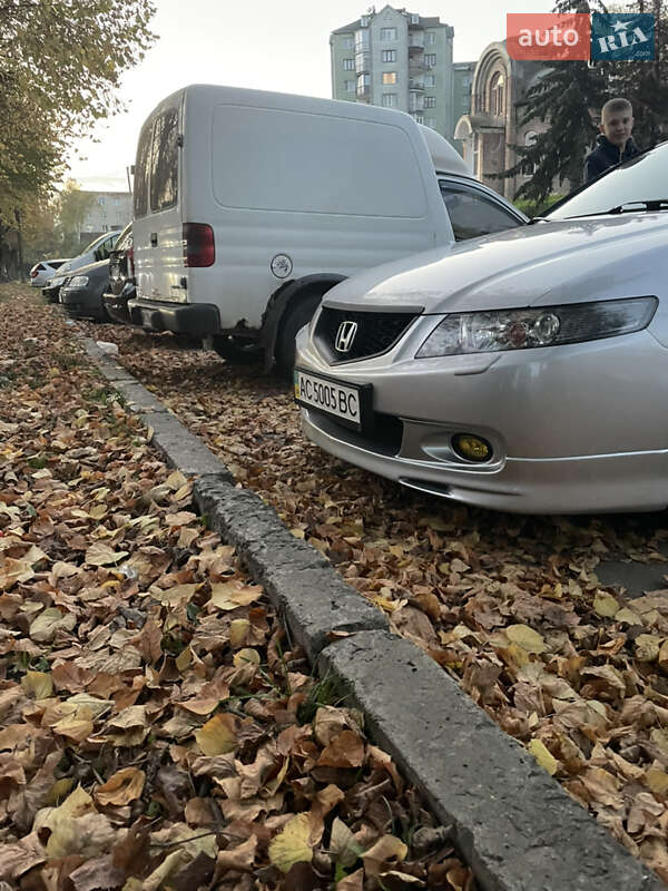 Седан Honda Accord 2004 в Луцке