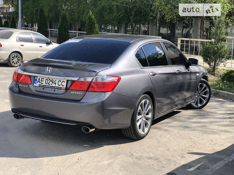 Седан Honda Accord 2013 в Запоріжжі