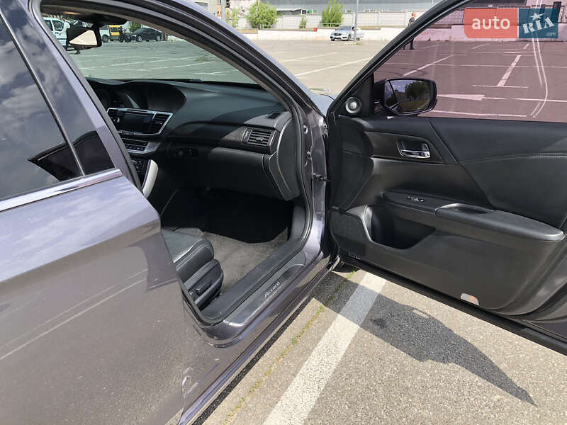 Седан Honda Accord 2014 в Киеве