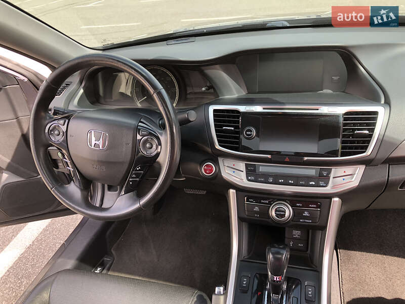 Седан Honda Accord 2014 в Киеве