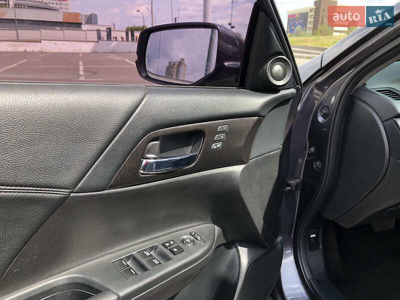 Седан Honda Accord 2014 в Киеве