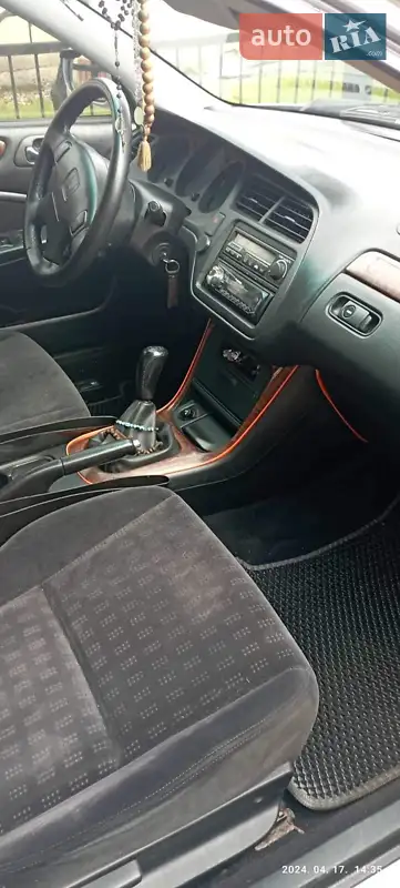 Honda Accord 2001 VIN SHHCH67701U200311 фото оголошення 2 з 46