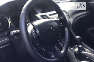 Седан Honda Accord 2010 в Покровске