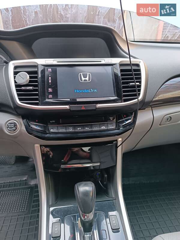 Седан Honda Accord 2016 в Николаеве