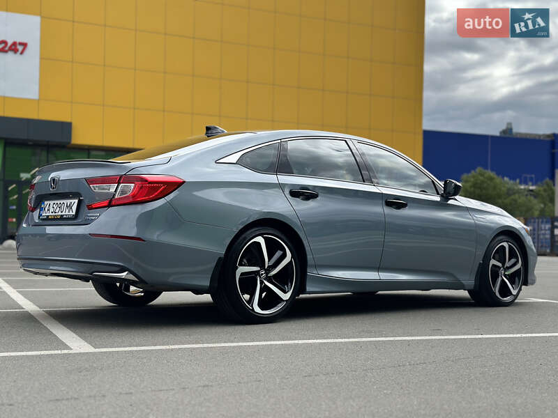 Седан Honda Accord 2022 в Киеве