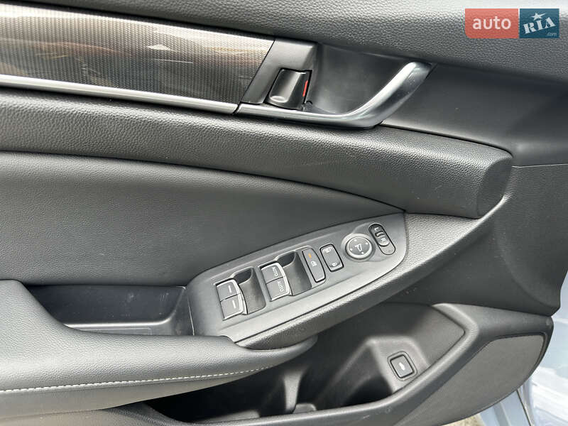 Седан Honda Accord 2022 в Киеве