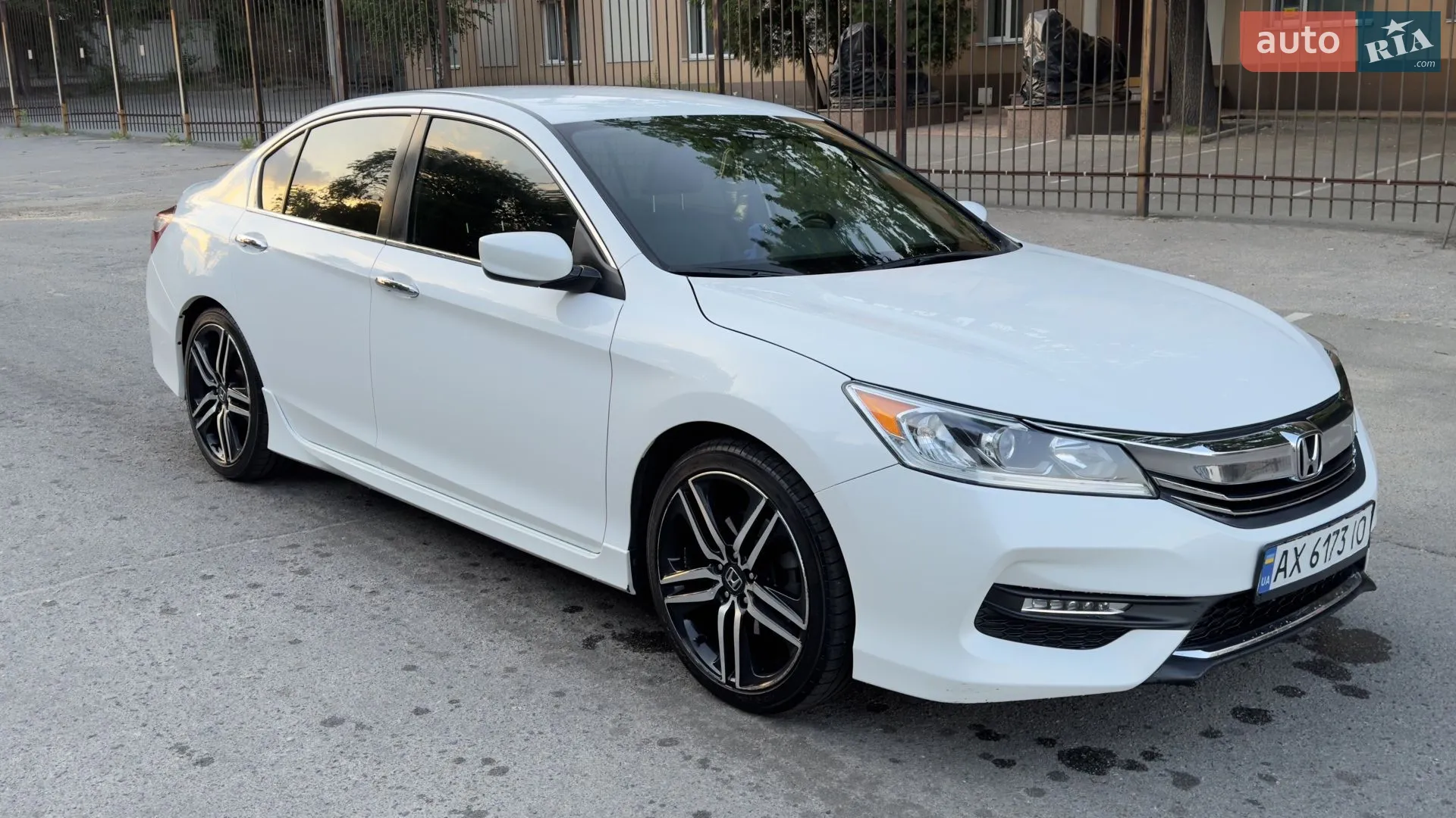 2017 Honda Accord - мініатюра 2