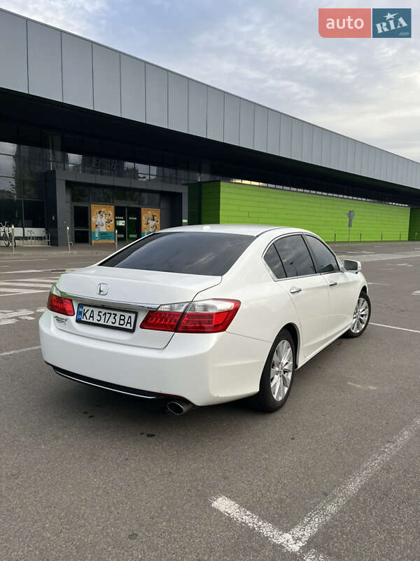 Седан Honda Accord 2015 в Киеве